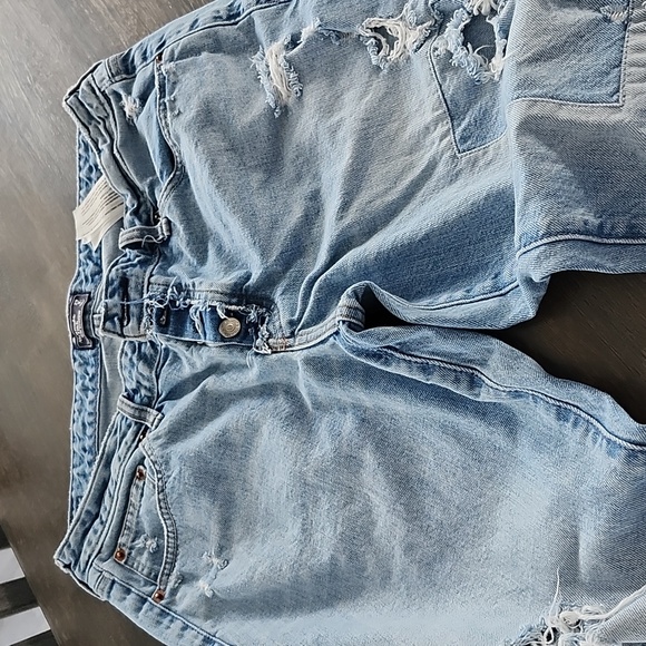 Abercrombie Ames slim boyfriend 8/29 Exposed button fly, distressed. Light wash - Picture 2 of 5